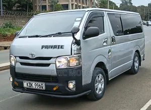 Toyota HiAce 2016 Silver