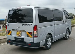 Toyota HiAce 2016 Silver