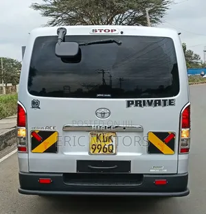 Toyota HiAce 2016 Silver