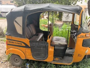 Bajaj RE 2021 Yellow