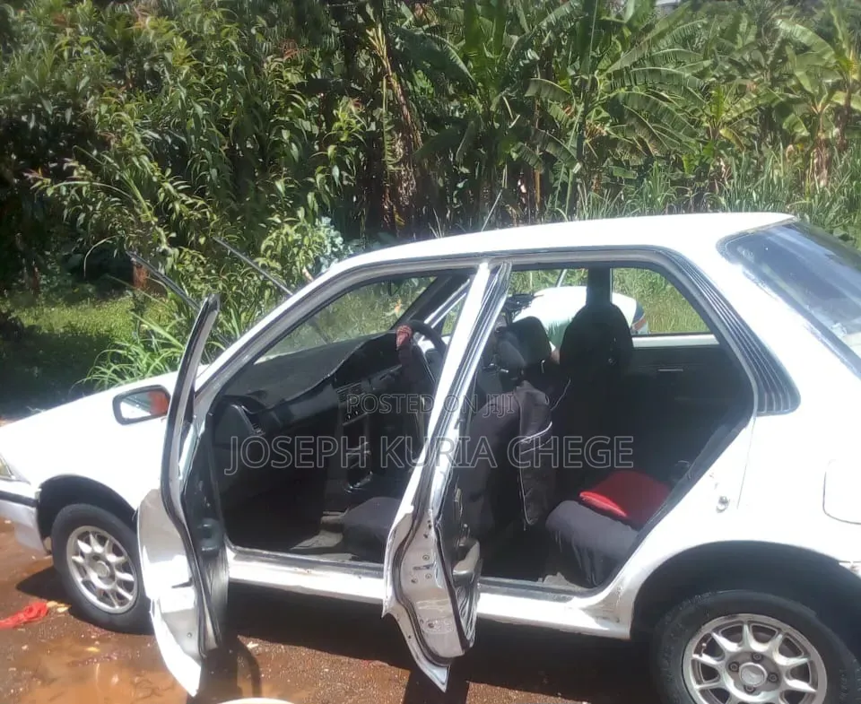 Toyota Corolla 1996 White
