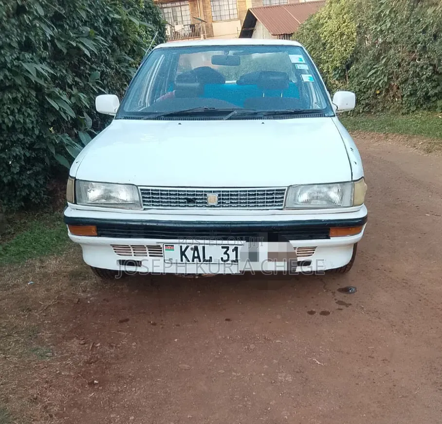 Toyota Corolla 1996 White