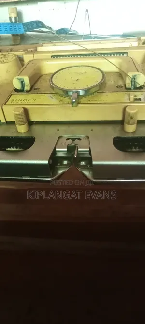 Mechanical Knitting Machine