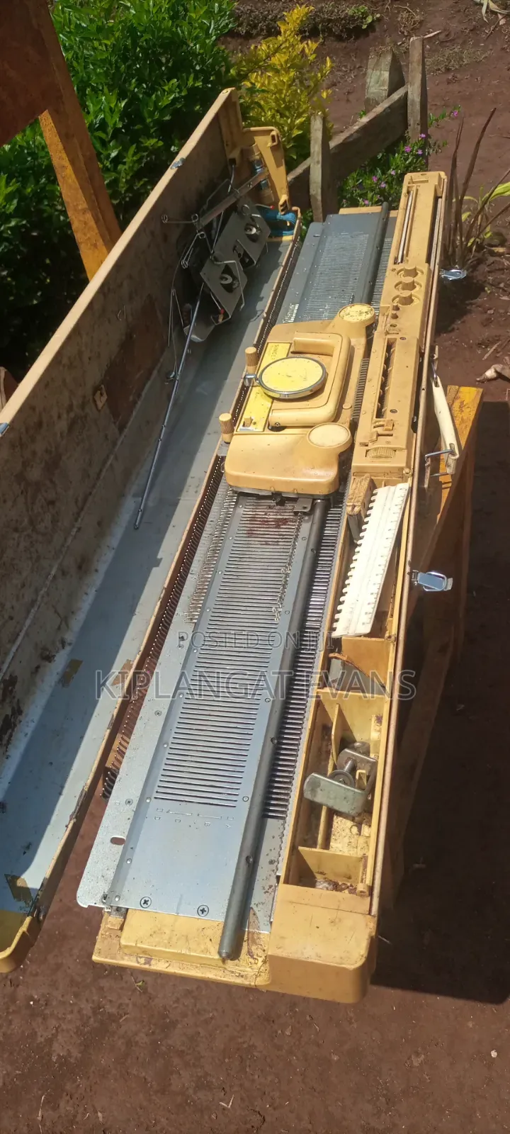 Mechanical Knitting Machine