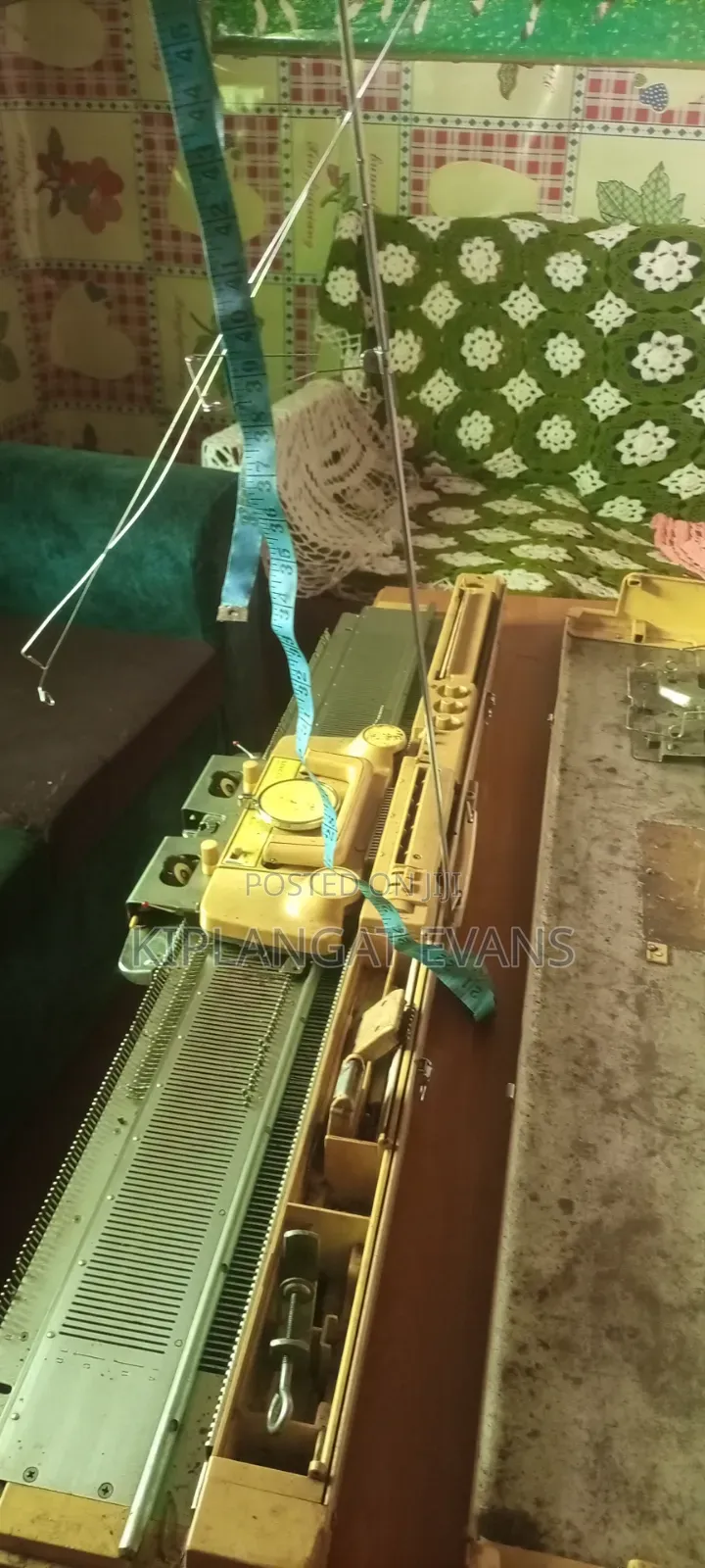 Mechanical Knitting Machine