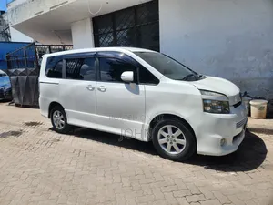 Toyota Voxy 2008 White
