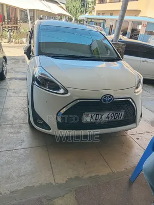 Toyota Sienta 2019 White
