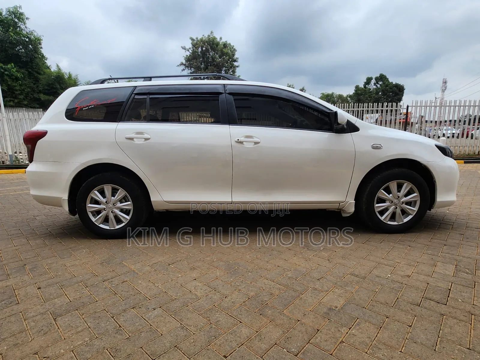 Toyota Corolla Fielder 2010 Pearl