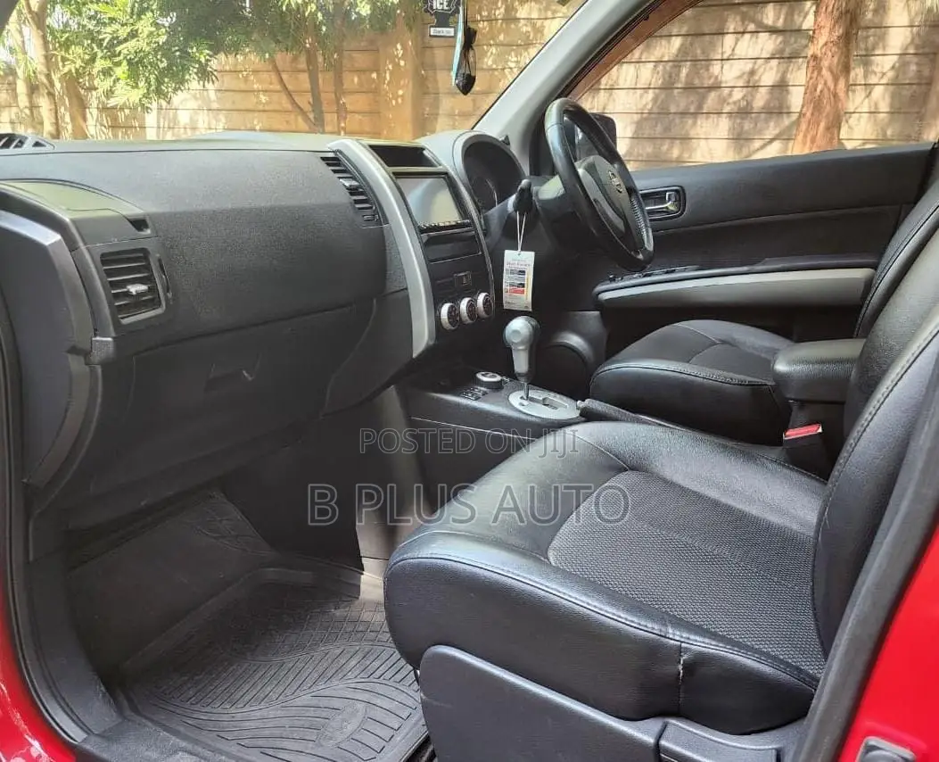 Nissan X-Trail 2010 Maroon