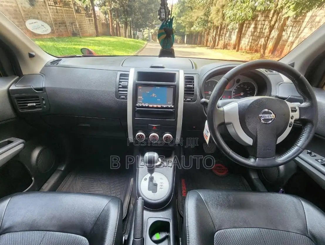 Nissan X-Trail 2010 Maroon