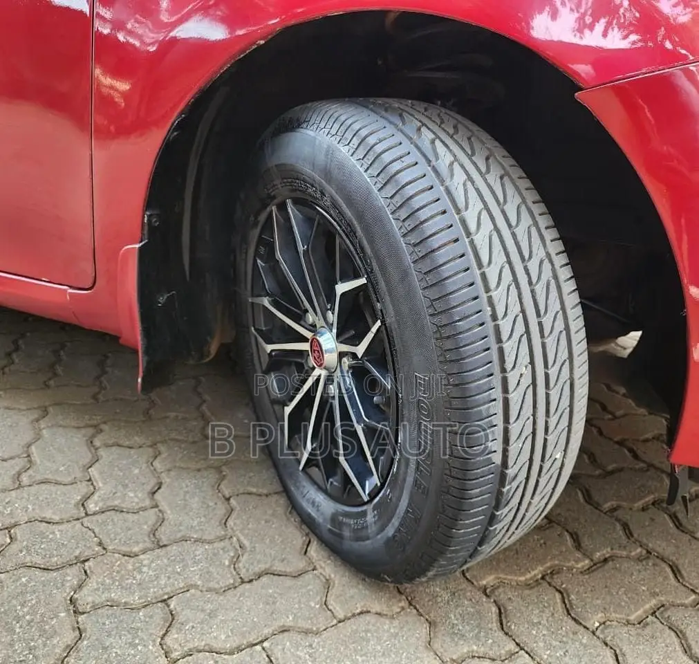 Toyota Auris 2007 Maroon