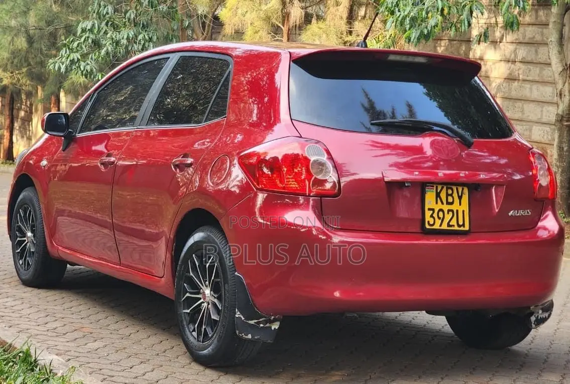 Toyota Auris 2007 Maroon