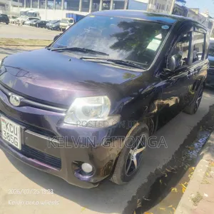 Toyota Sienta 2012 Purple