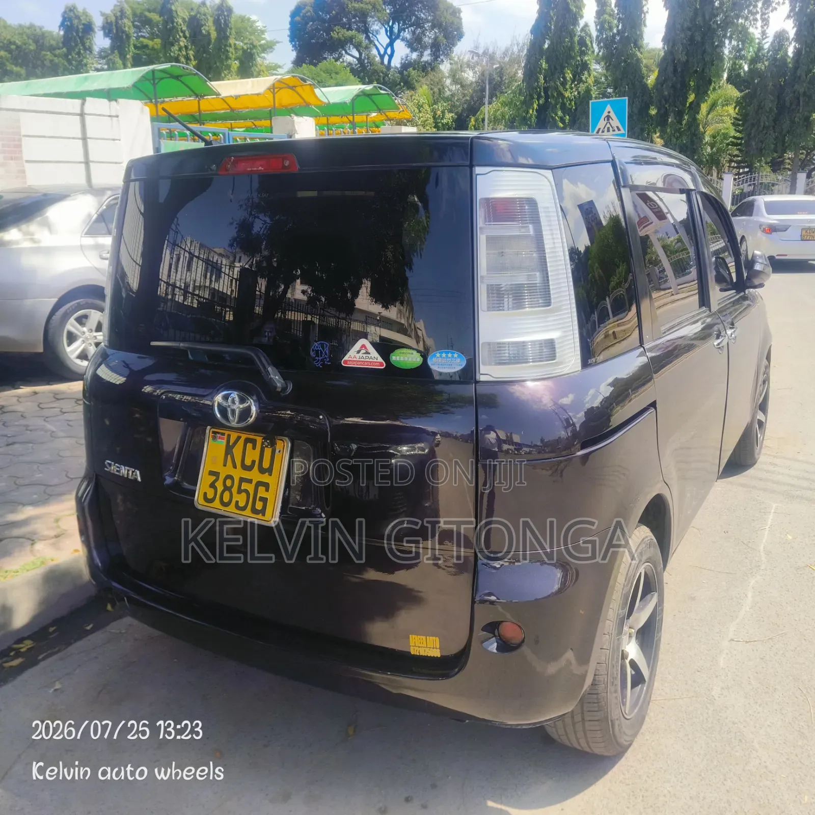 Toyota Sienta 2012 Purple