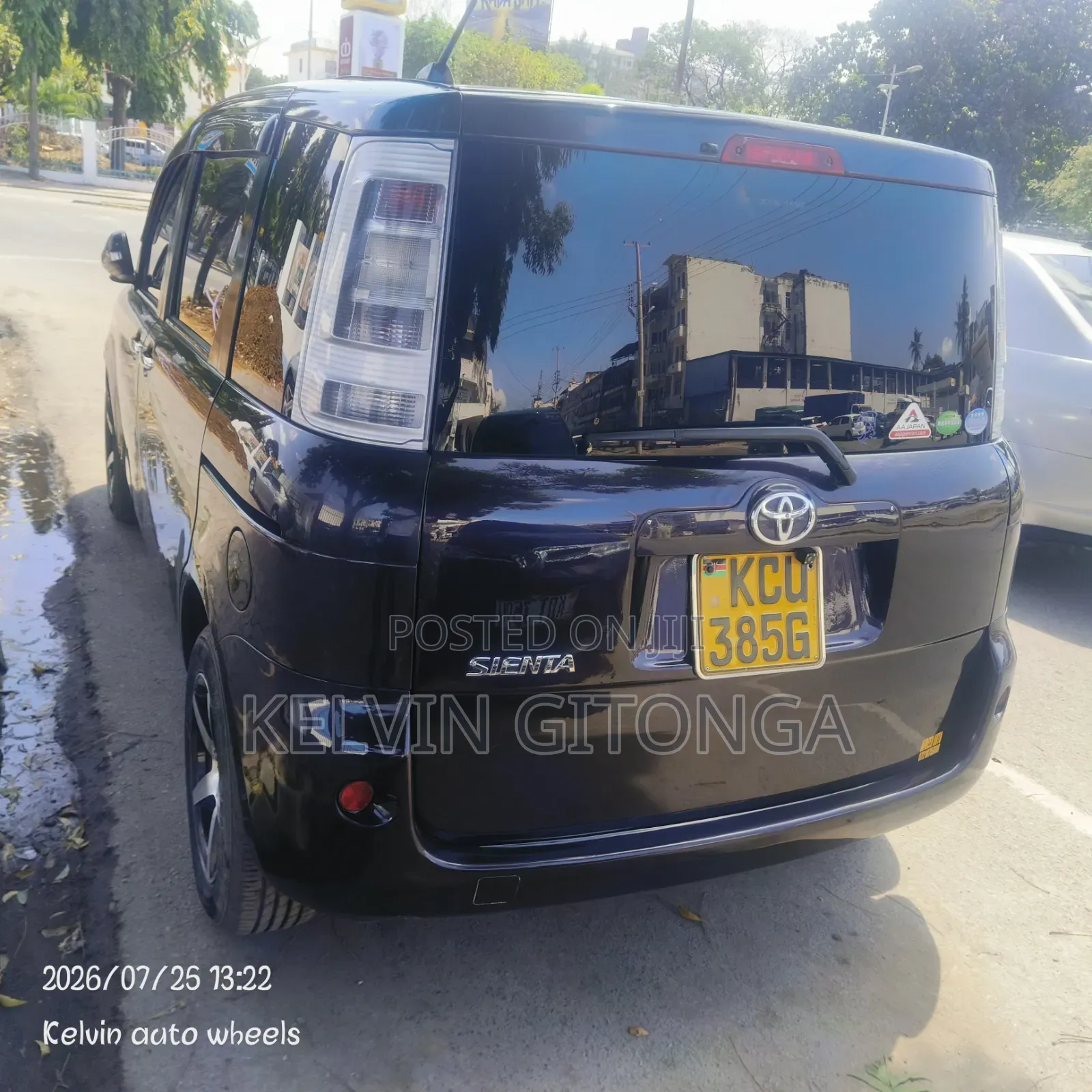 Toyota Sienta 2012 Purple