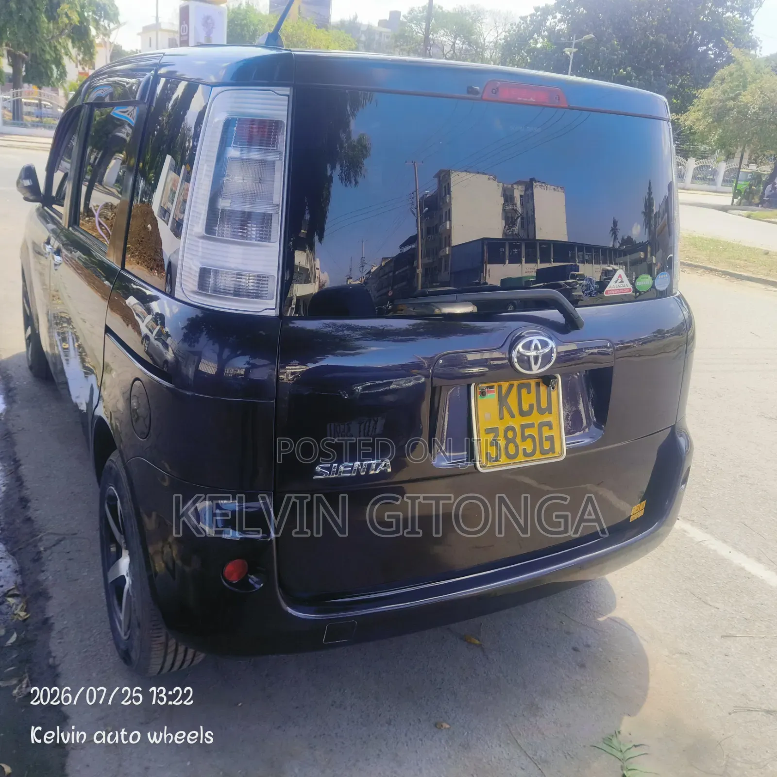 Toyota Sienta 2012 Purple