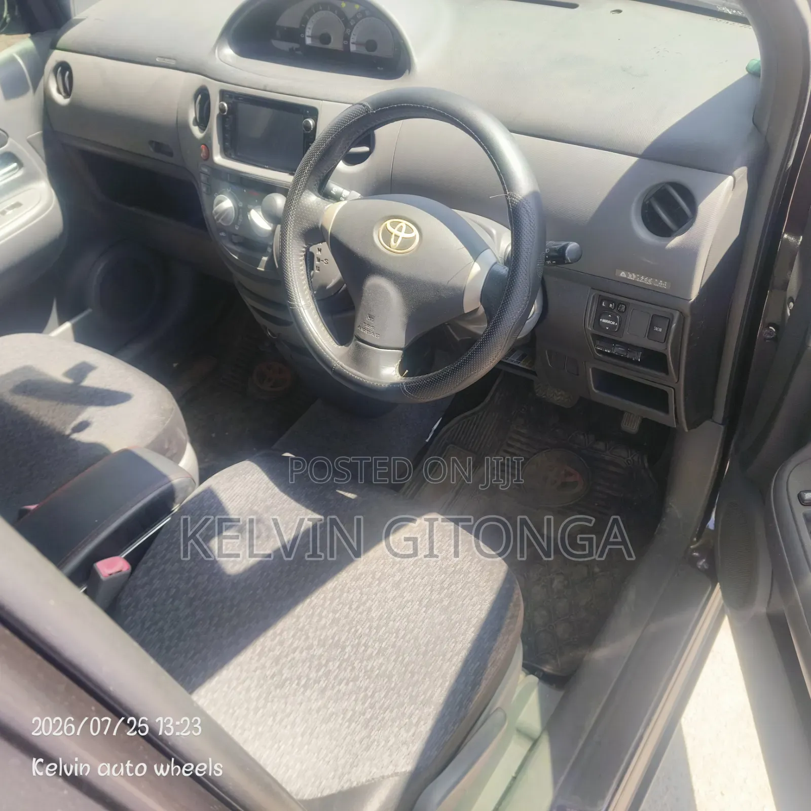 Toyota Sienta 2012 Purple