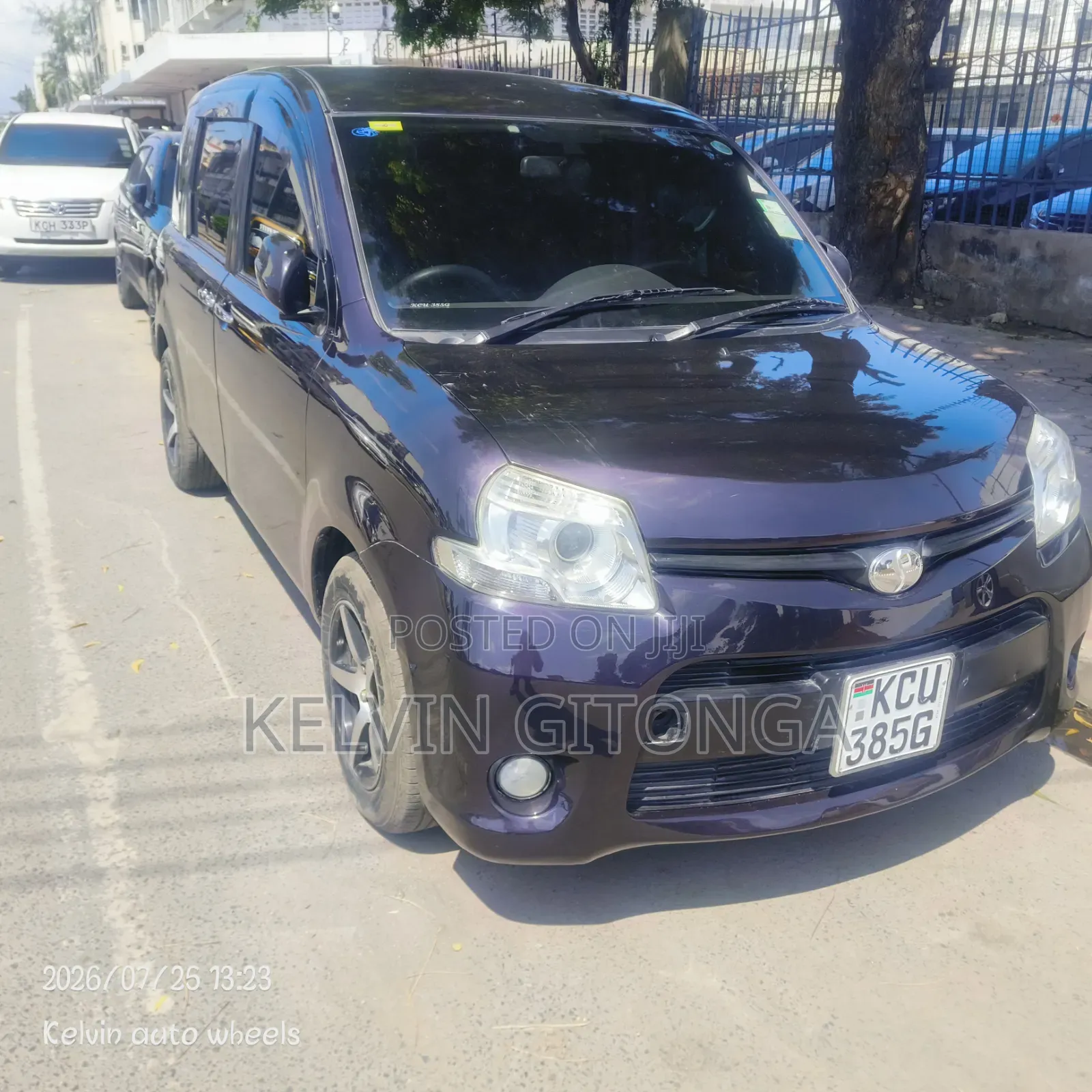 Toyota Sienta 2012 Purple