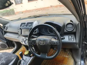 Toyota RAV4 2010 Blue
