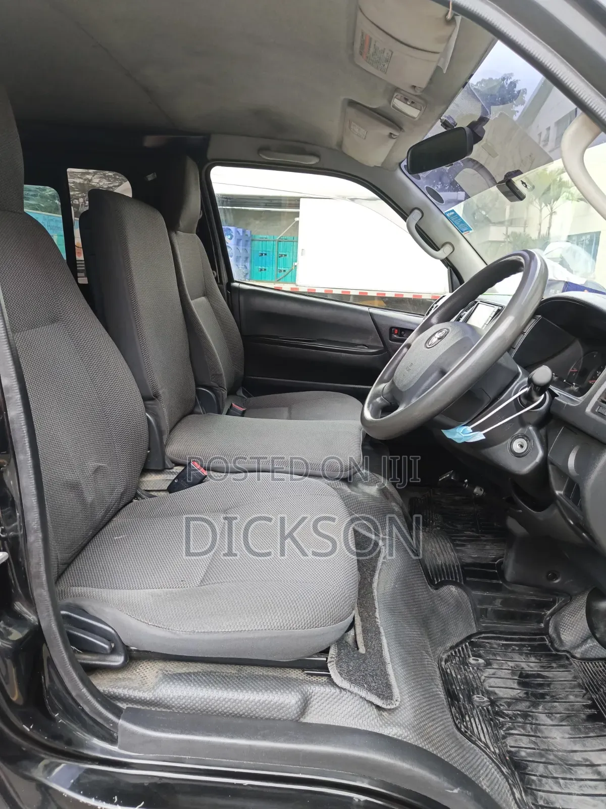 Toyota HiAce 2015 Black