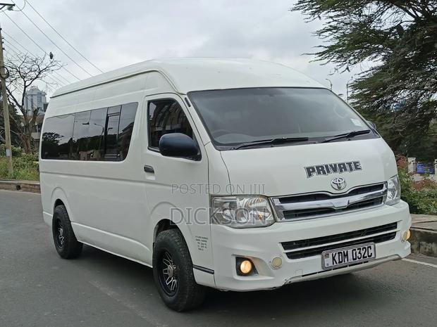 Toyota HiAce 2015 White