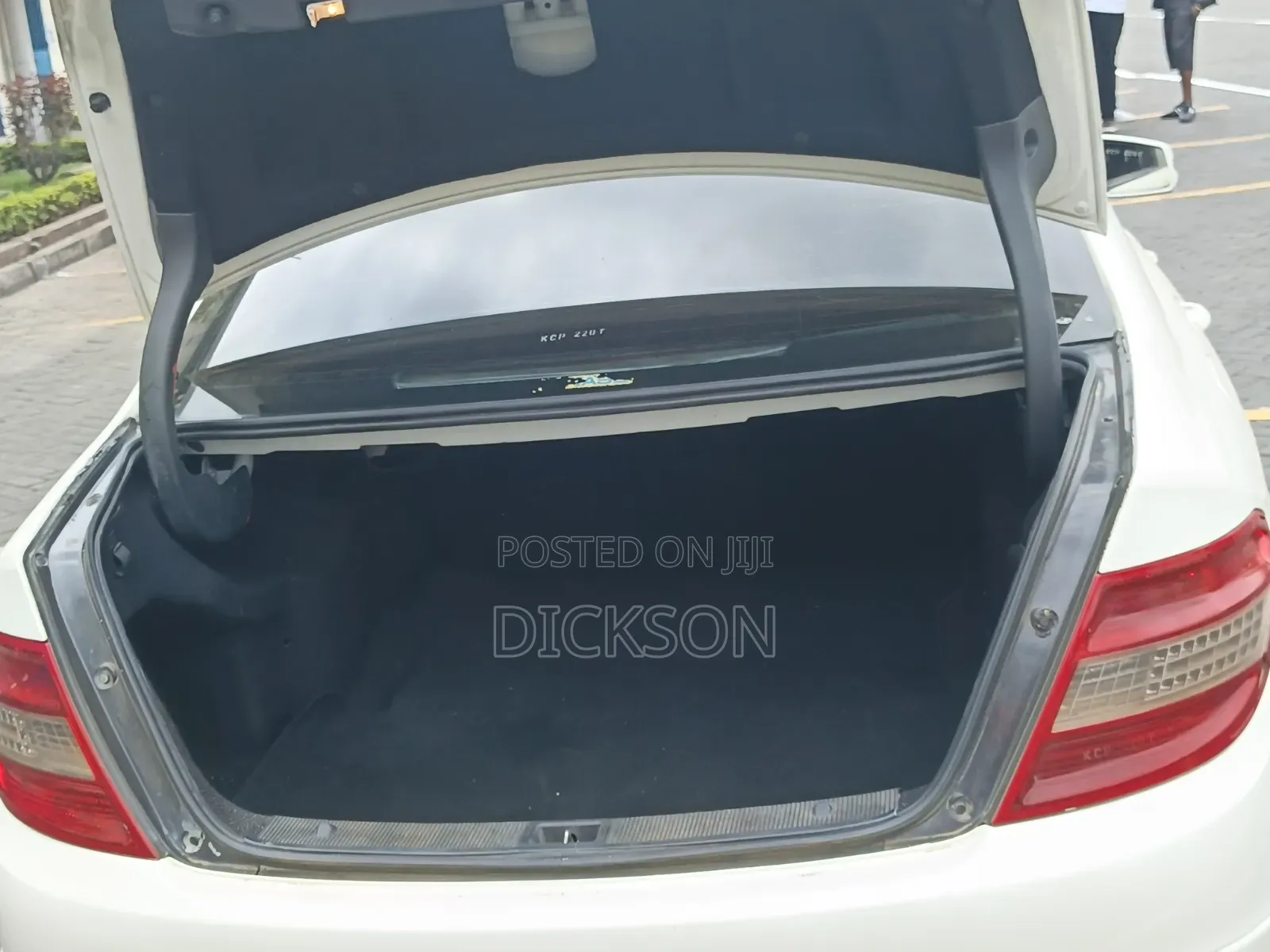 Mercedes-Benz C200 2010 Pearl