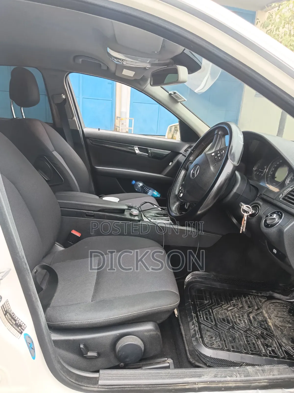 Mercedes-Benz C200 2010 Pearl