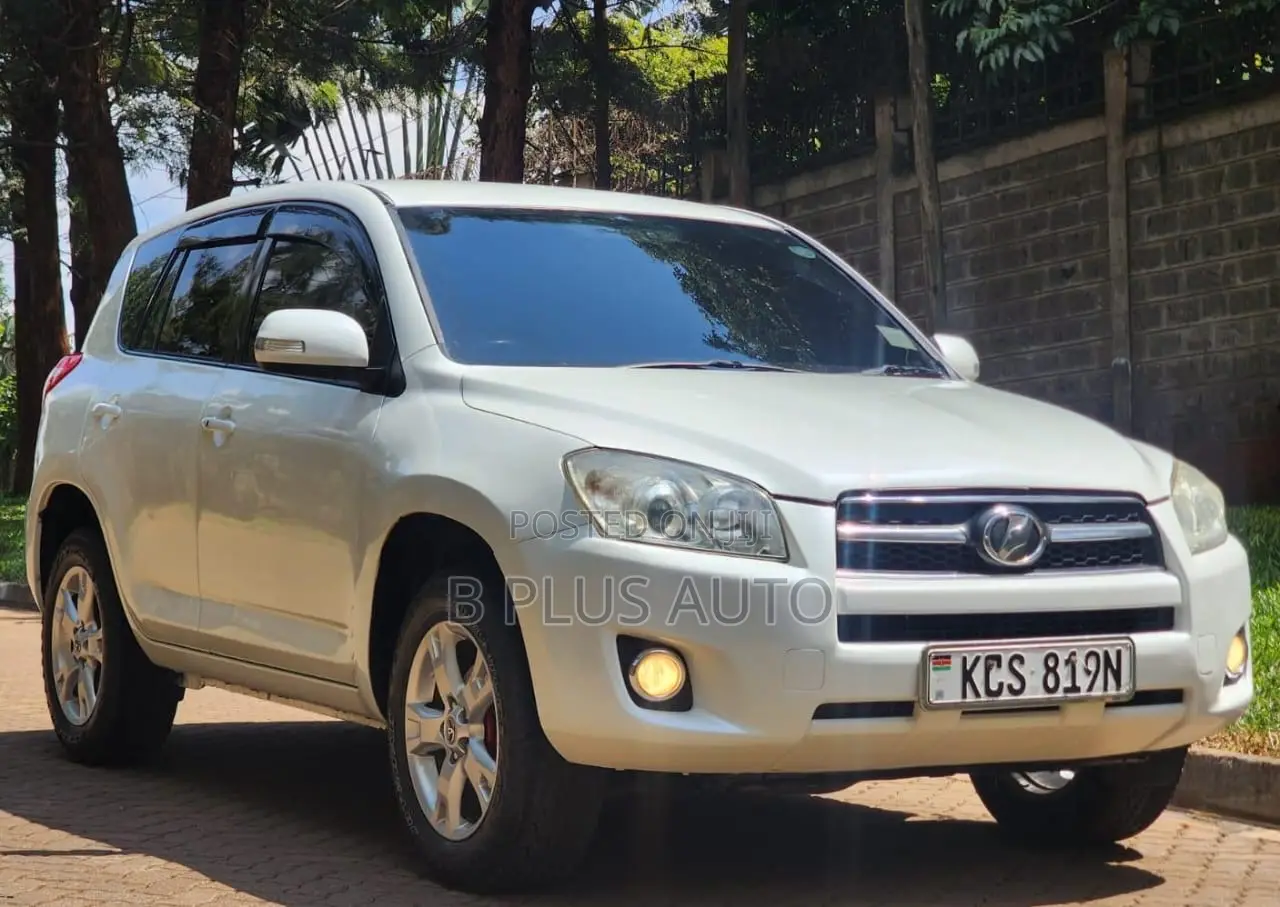 Toyota RAV4 2011 White