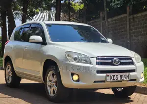 Toyota RAV4 2011 White
