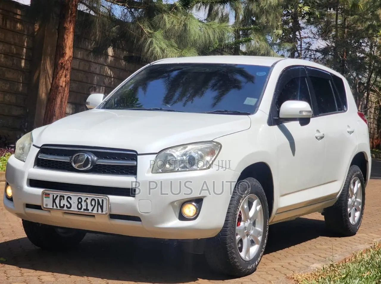Toyota RAV4 2011 White