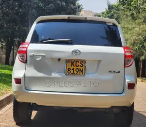 Toyota RAV4 2011 White