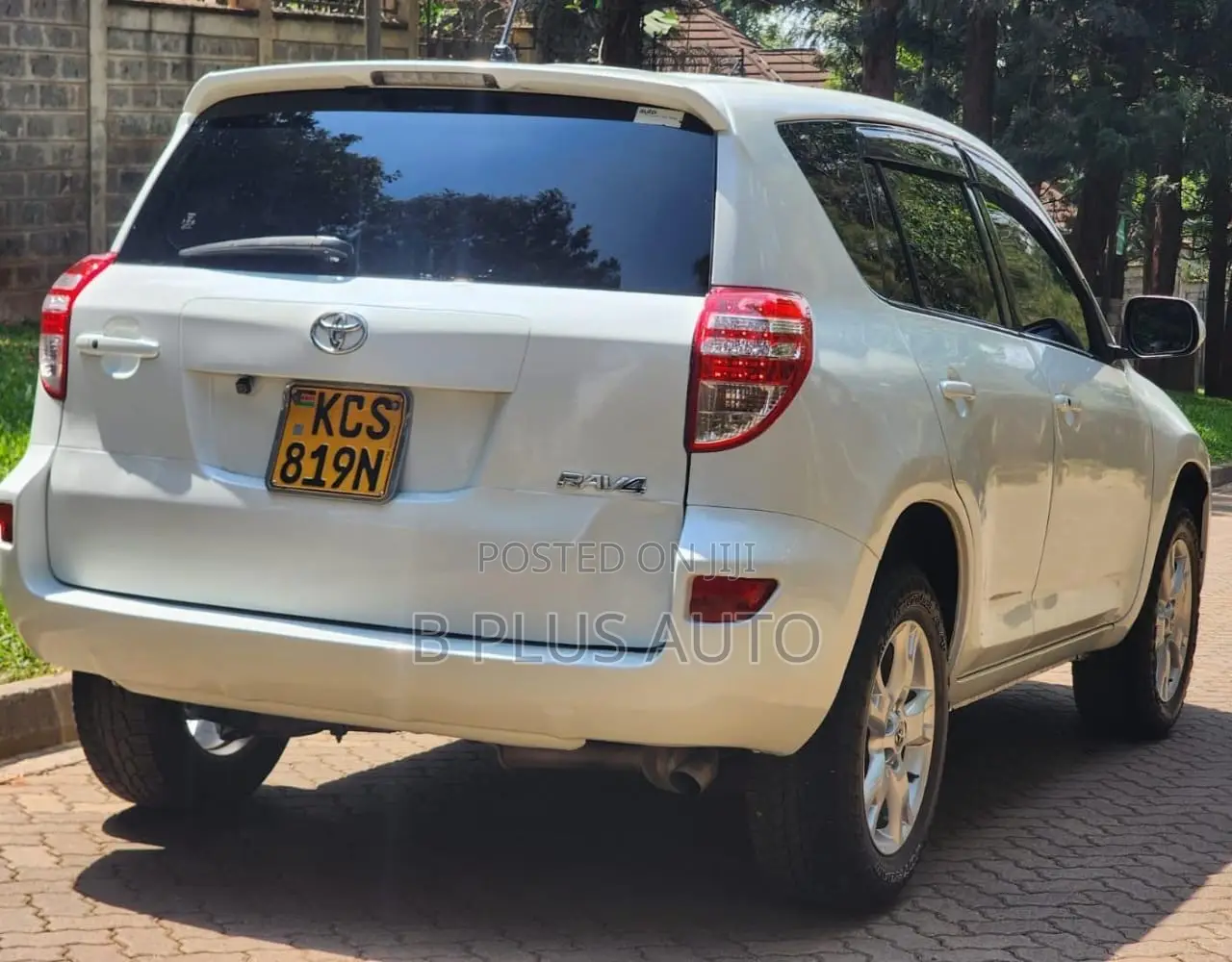 Toyota RAV4 2011 White