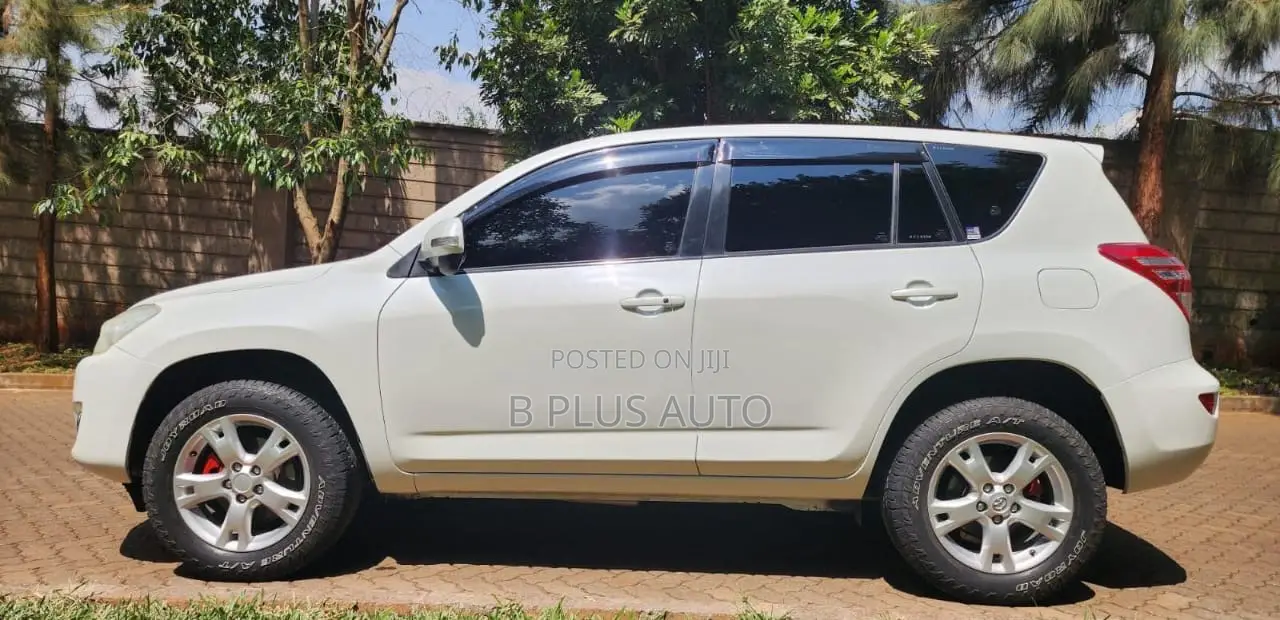 Toyota RAV4 2011 White