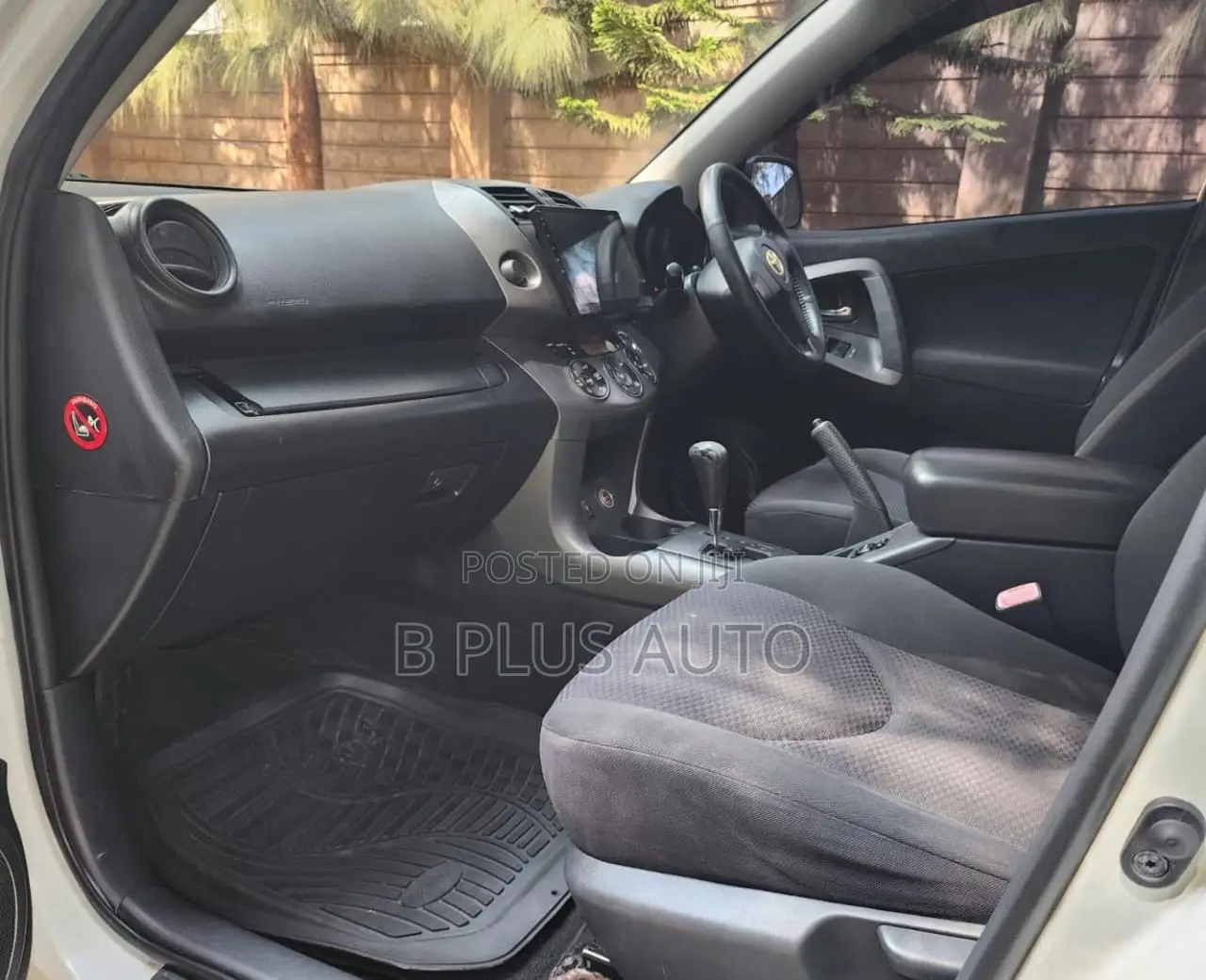 Toyota RAV4 2011 White