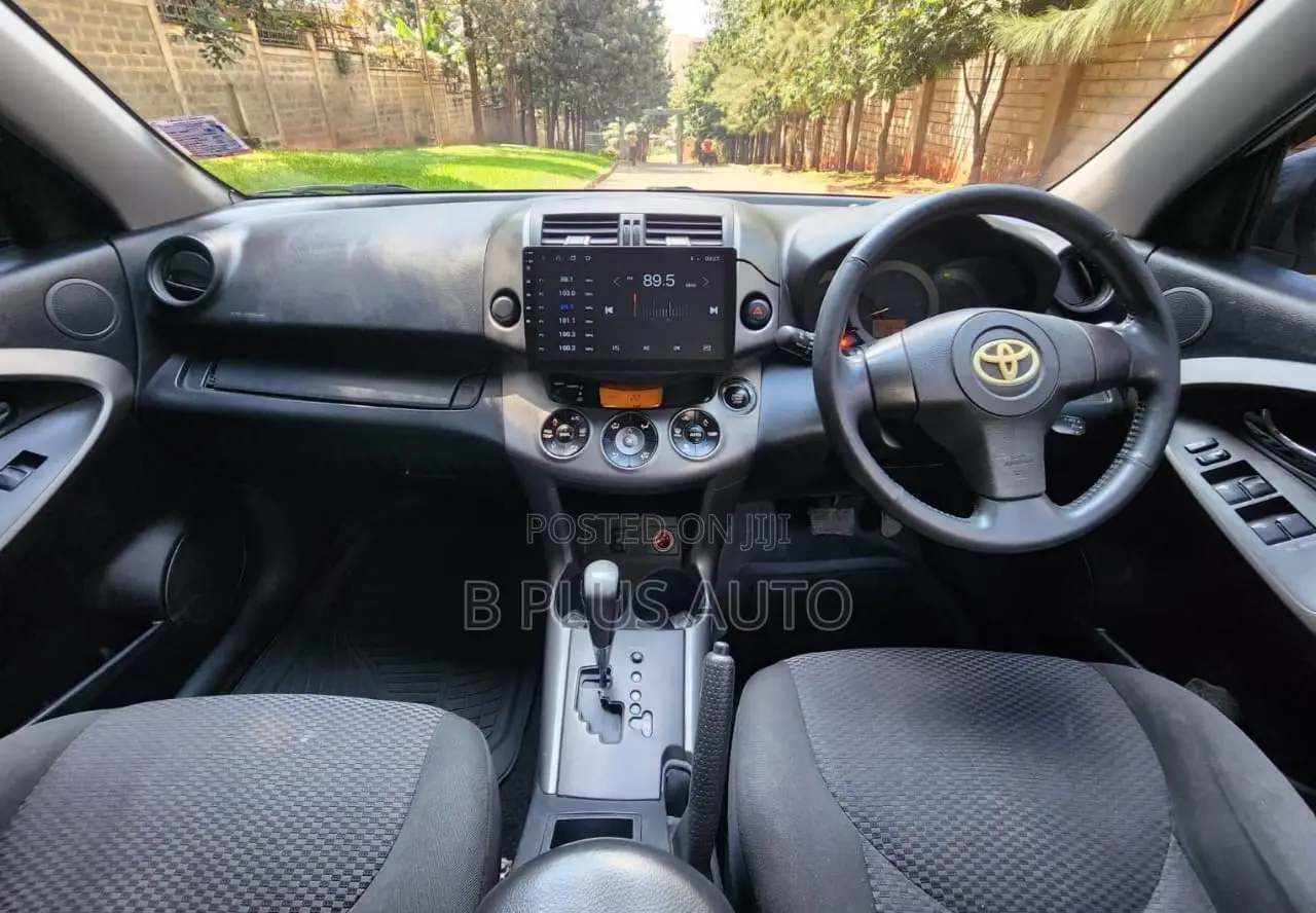 Toyota RAV4 2011 White