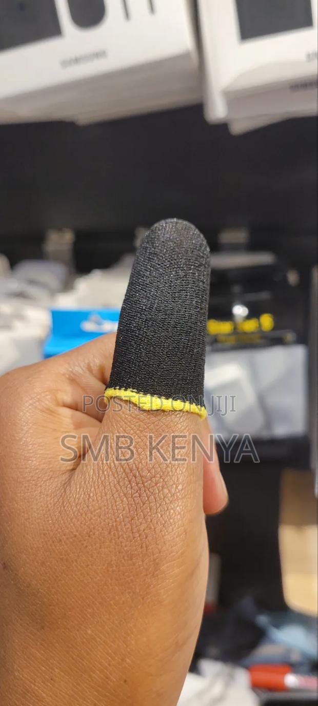 Ultra-Sensitive Gaming Finger Covers - thumbnail 5
