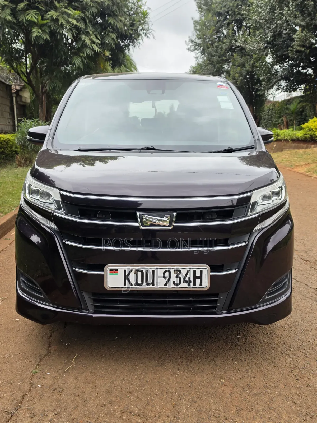 Toyota Noah 2018 Burgundy