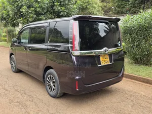 Toyota Noah 2018 Burgundy