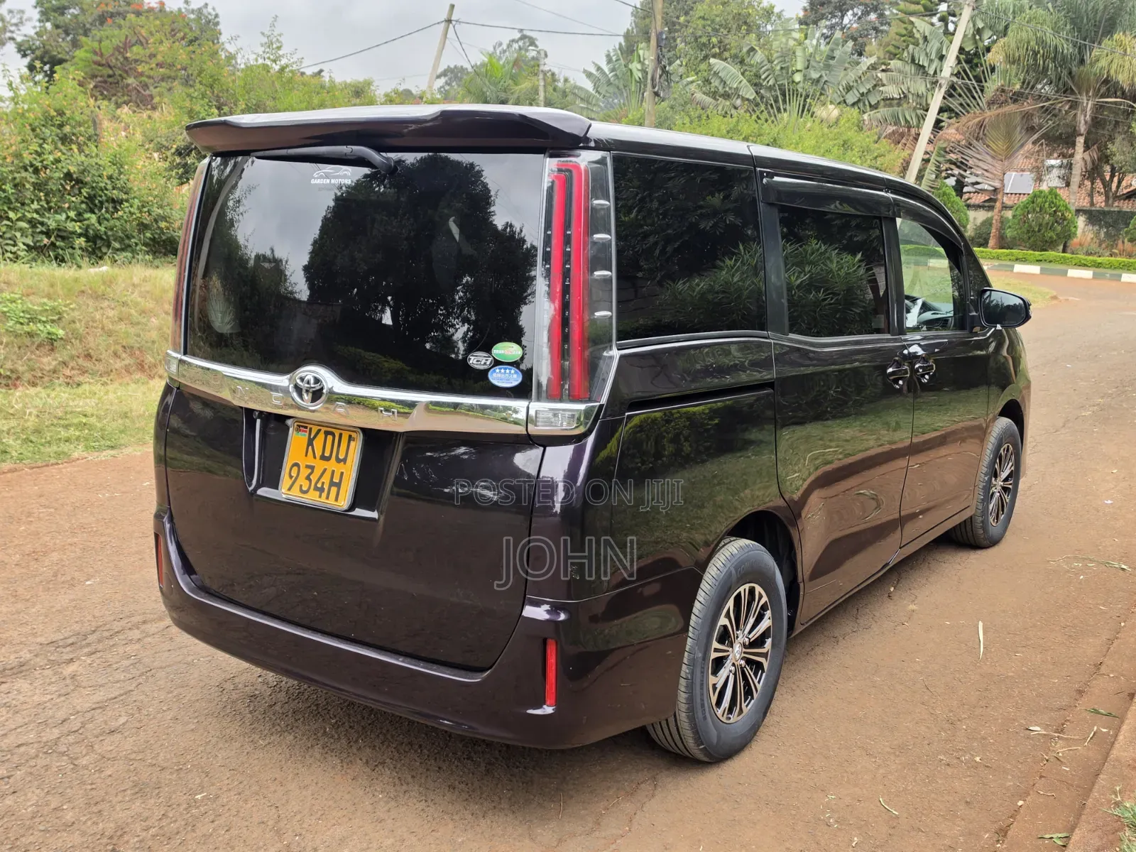 Toyota Noah 2018 Burgundy