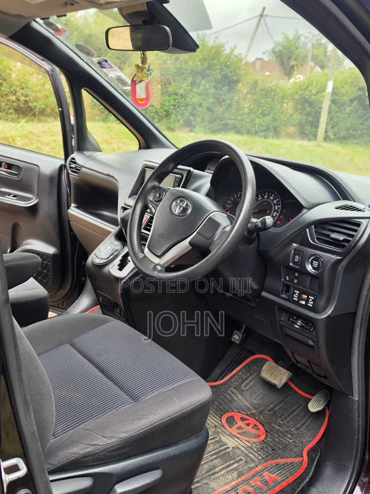 Toyota Noah 2018 Burgundy
