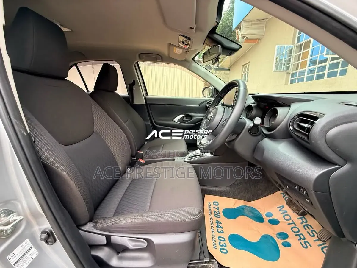 Toyota Yaris 2020 Silver