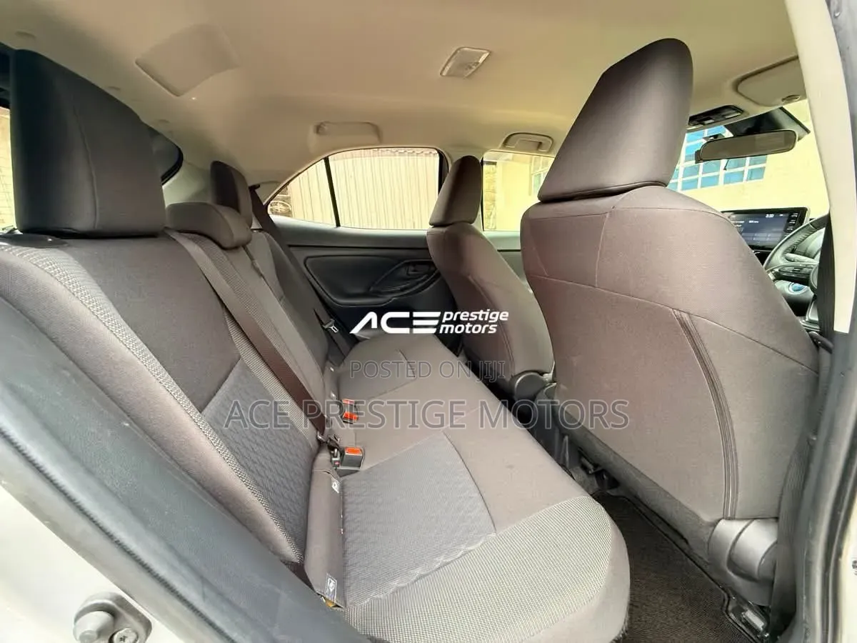 Toyota Yaris 2020 Silver