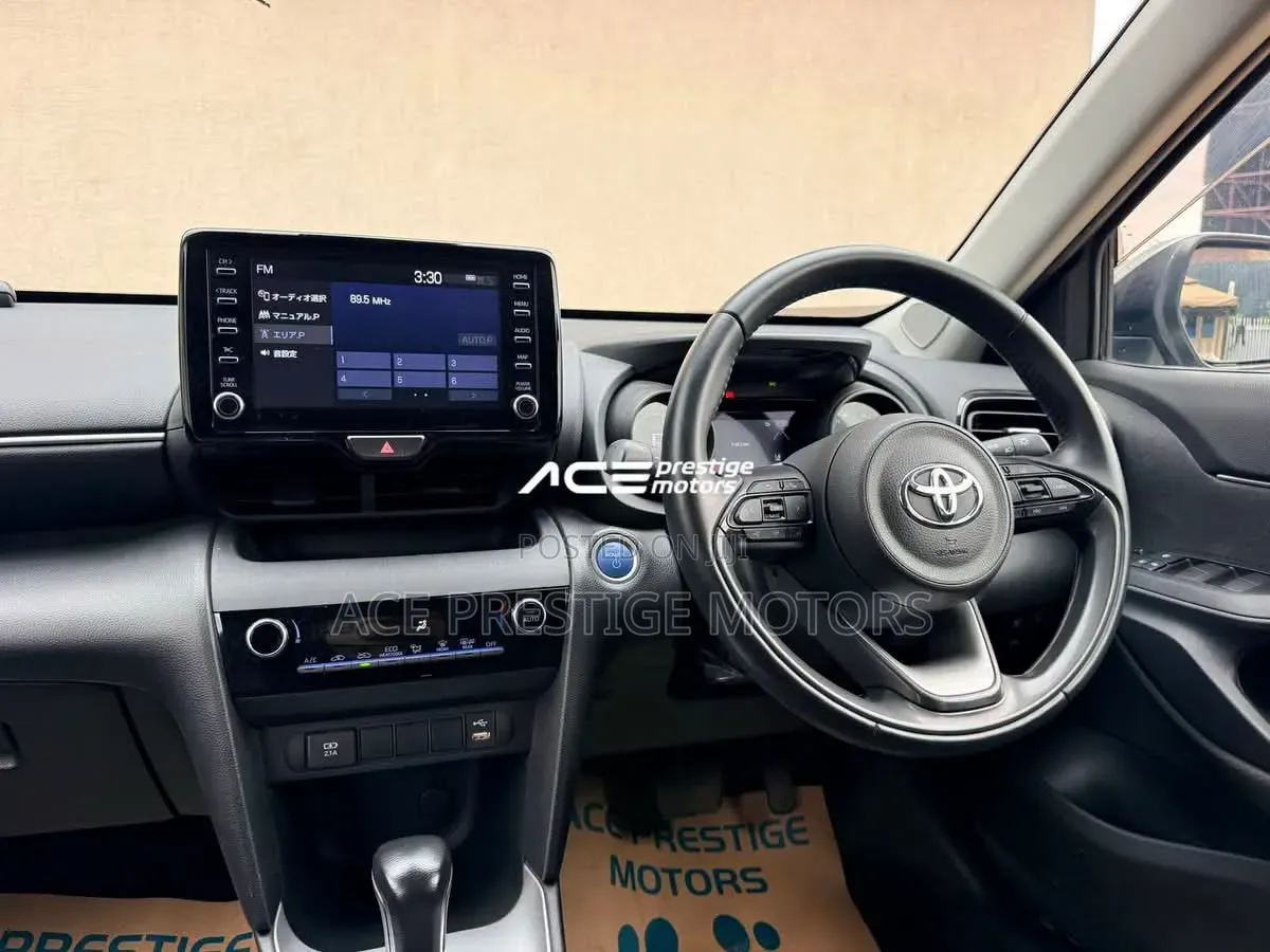Toyota Yaris 2020 Silver