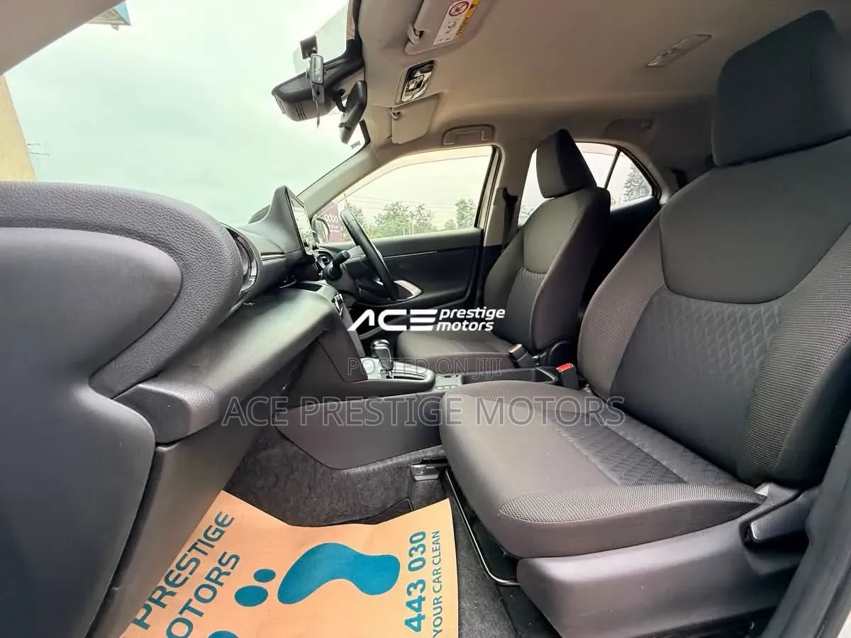 Toyota Yaris 2020 Silver