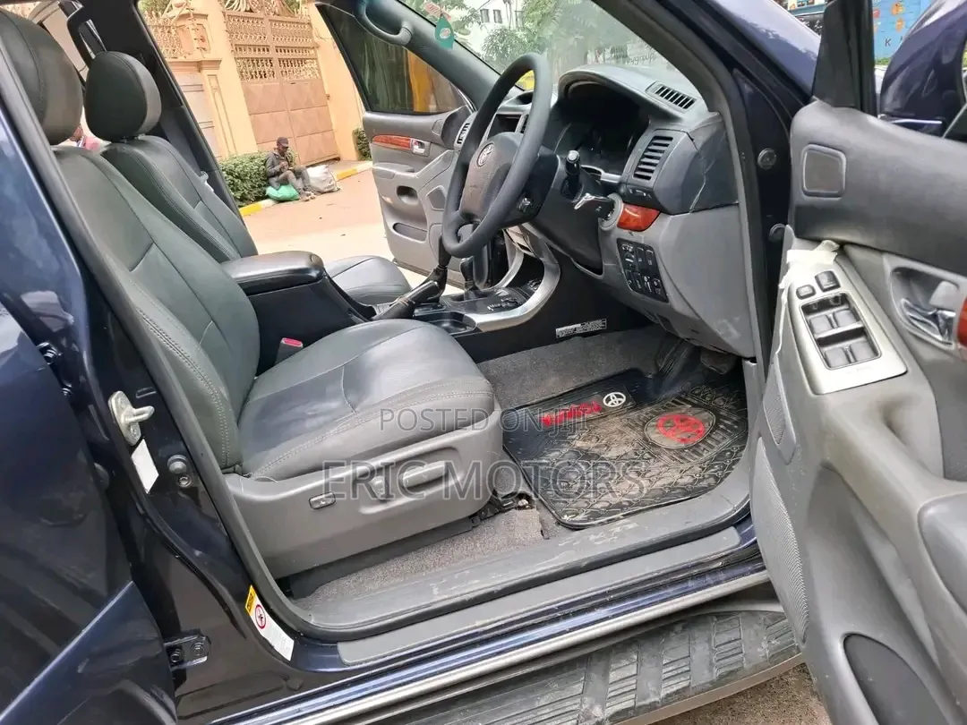 Toyota Land Cruiser Prado 2005 Blue