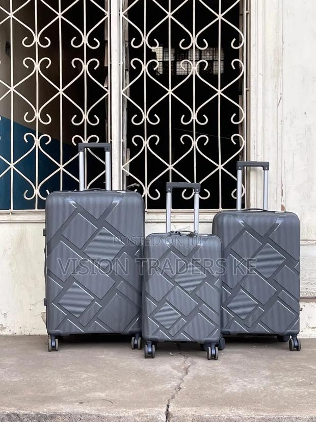 3 in 1 Unbreakable PP Suitcase Size 3 With Zipper Closure Frame.