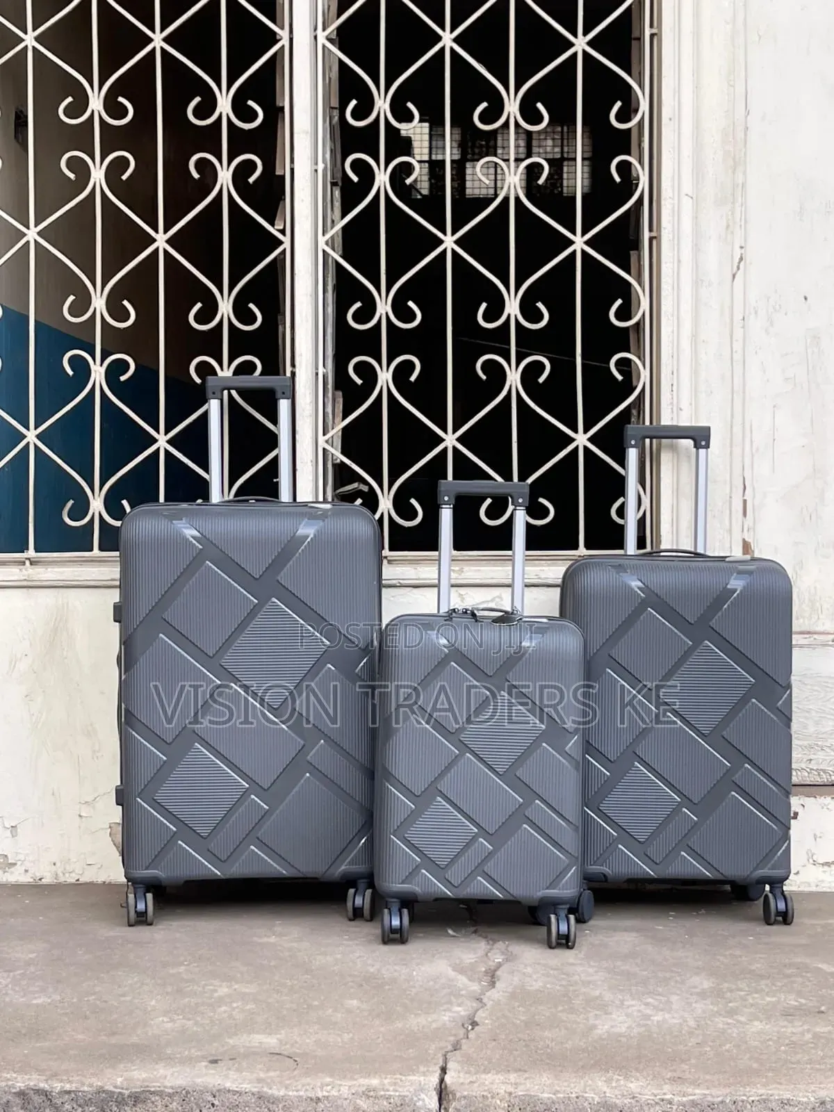 3 in 1 Unbreakable PP Suitcase Size 3 With Zipper Closure Frame.