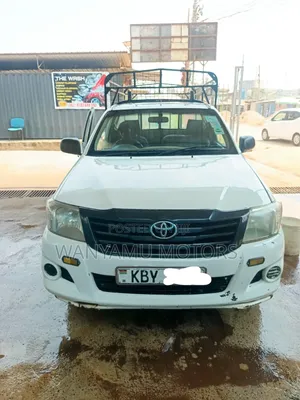 Toyota Hilux 2013 White