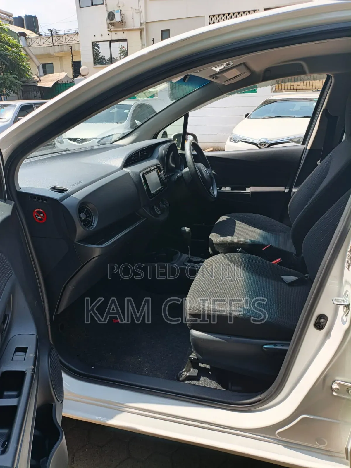 Toyota Vitz 2018 White