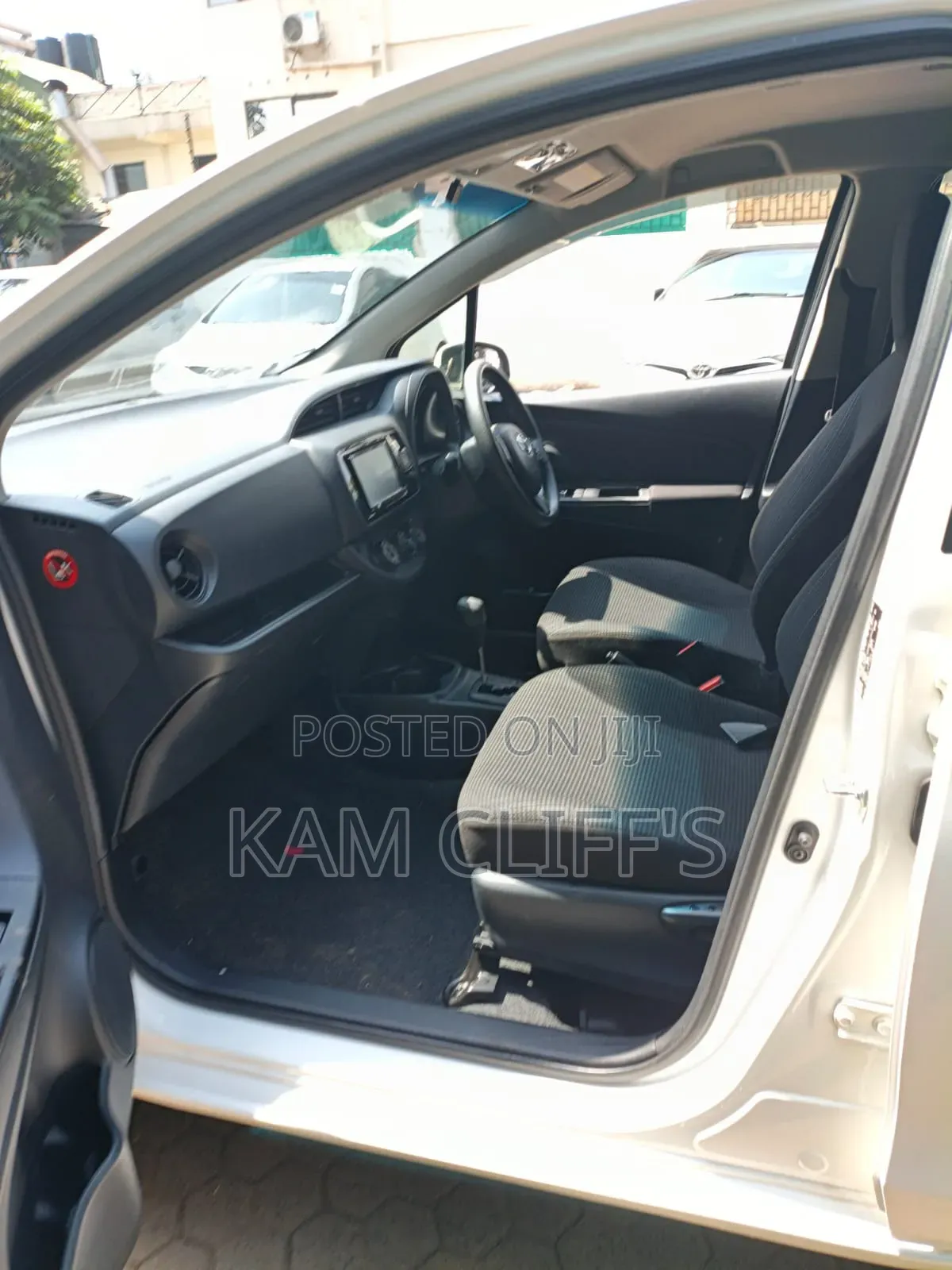 Toyota Vitz 2018 White